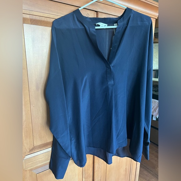 NWT Vince Silk Band-Collar Blouse, size XL - Picture 4 of 9